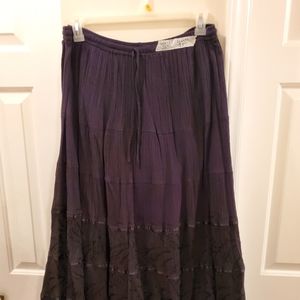 LADIES LIKE NEW BLACK SQUAR DANCE SKIRT